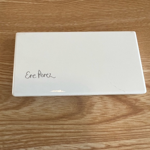 ere perez eyeshadow palette, used a few colors gently - Picture 1 of 3